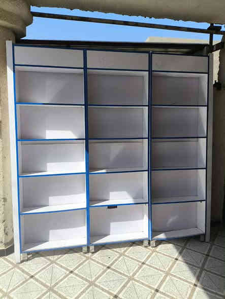 عندي ذني الرفوف للبيع سعر الواحد 65 وبي مجال 
للتواصل 

***********
***********
