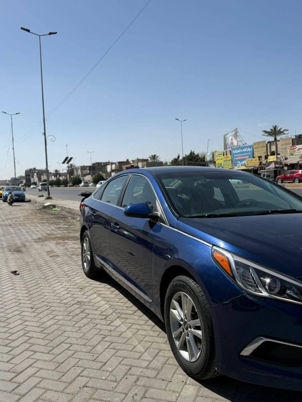 السلام عليكم سوناتا للبيع وارد امريكي السياره حادثها بجم بدون دواخل السياره بيها صبغ ٣. قطع فقط الباقي مكفوله من الشخط و البارد المكينه مفتوح مبدل كازكيت السياره رقم سليمانيه الجديد سنويه ٢٩ السياره أحلى من الصور مكاني بغداد الطالبيه  السعر ١١٢ و بيها مجال بسيط رقم الهاتف ***********
