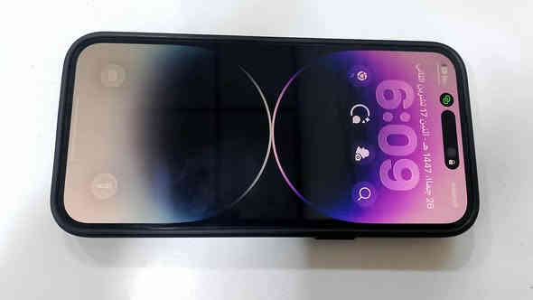 سلام عليكم 14 برو ماكس وتر بروف الجهاز حيل نضيف  للبيع المستعجل 850 بي مجال شوية  مكاني رمادي  ***********
