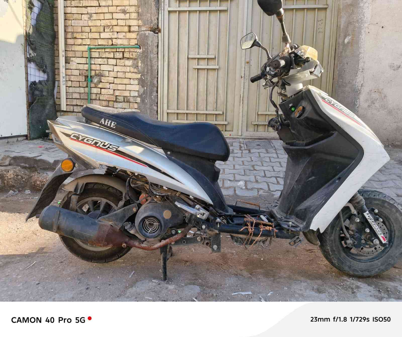 السلام عليكم دراجة للبيع نوع سكنس موديل 20.... السعر 300 بيها مجال المكان كربلاء للأستفسار الاتصال *********** مامتواجد عل فيس والرقم بي واتساب
