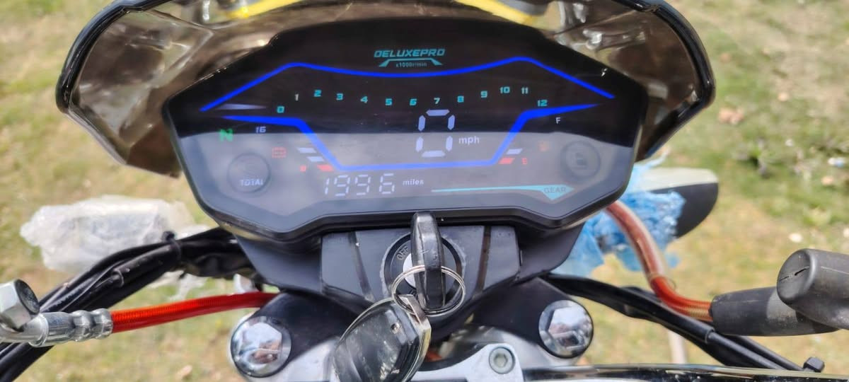 اسلام عليكم
سولنك 25 
ماشي 1900
دبل دسك دبل ريموونت سويجات كامل
بعده وضع شركه 
اي نقص ما بي 
تجي وتشوف بعينك 
السعر 850 وبي مجال 
***********
