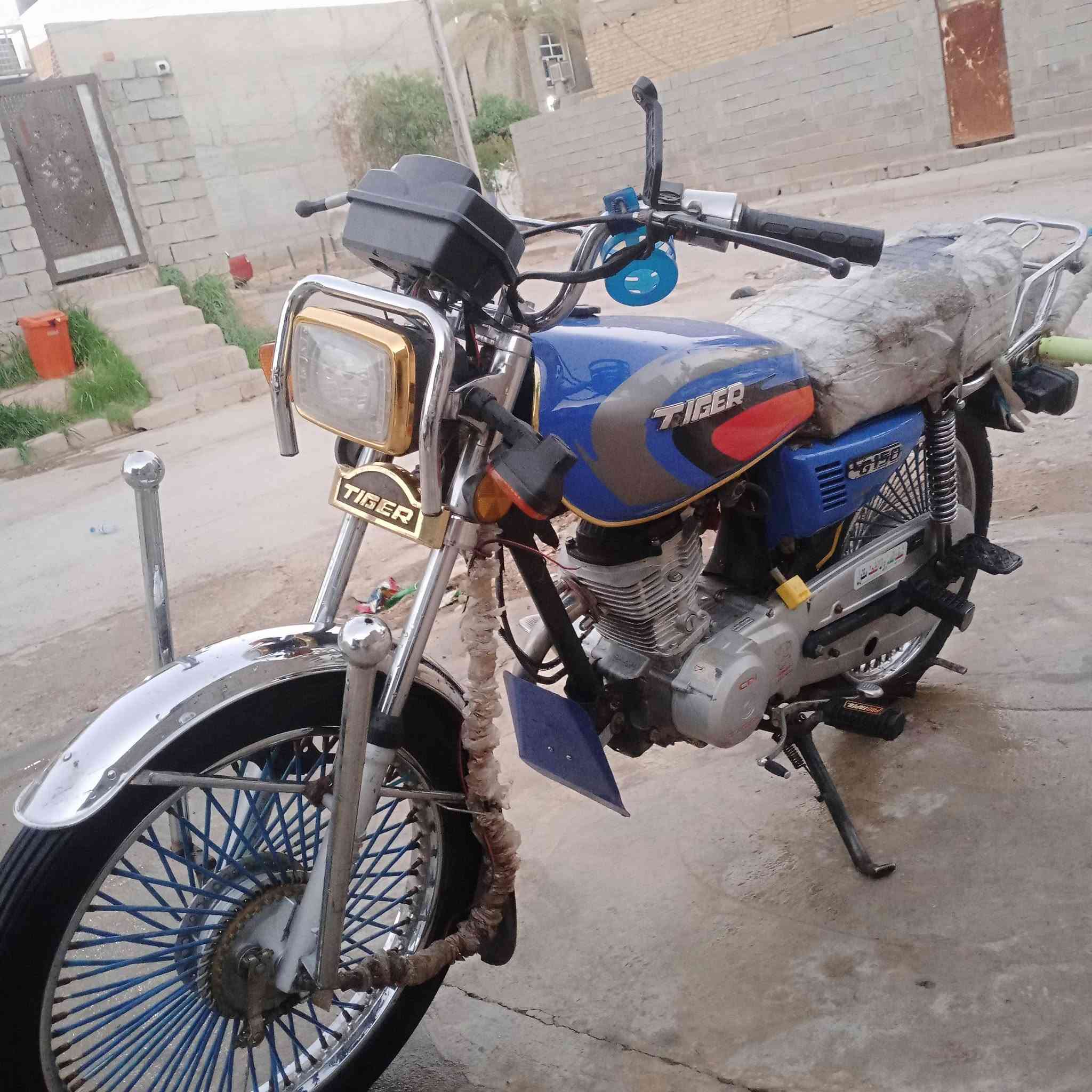 السلام عليكم دراجه للبيع تايكر 2021 نظيفه دراجه حلو شلعه ومعدل اشاير كهربائيات كلهه شغاله اوراق كورتونيه موجوده المكان بعقوبة فلكه الأمين السعر 450 وبيهه مجال بسيط الرقم ***********
