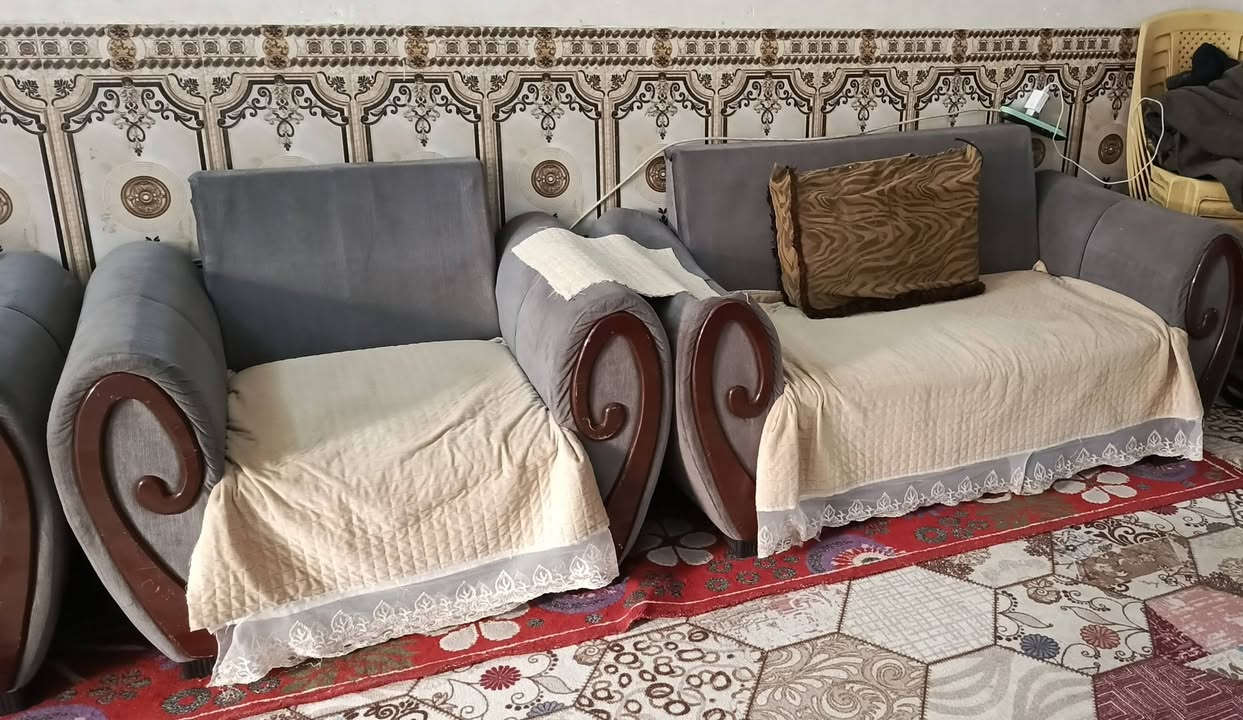 تخم قنفات نظيف وقوي مكاني كربلاء بالجاير قرب اسواق الكفيل التخم ٦ نفرات السعر 200 قفل رقم ***********
