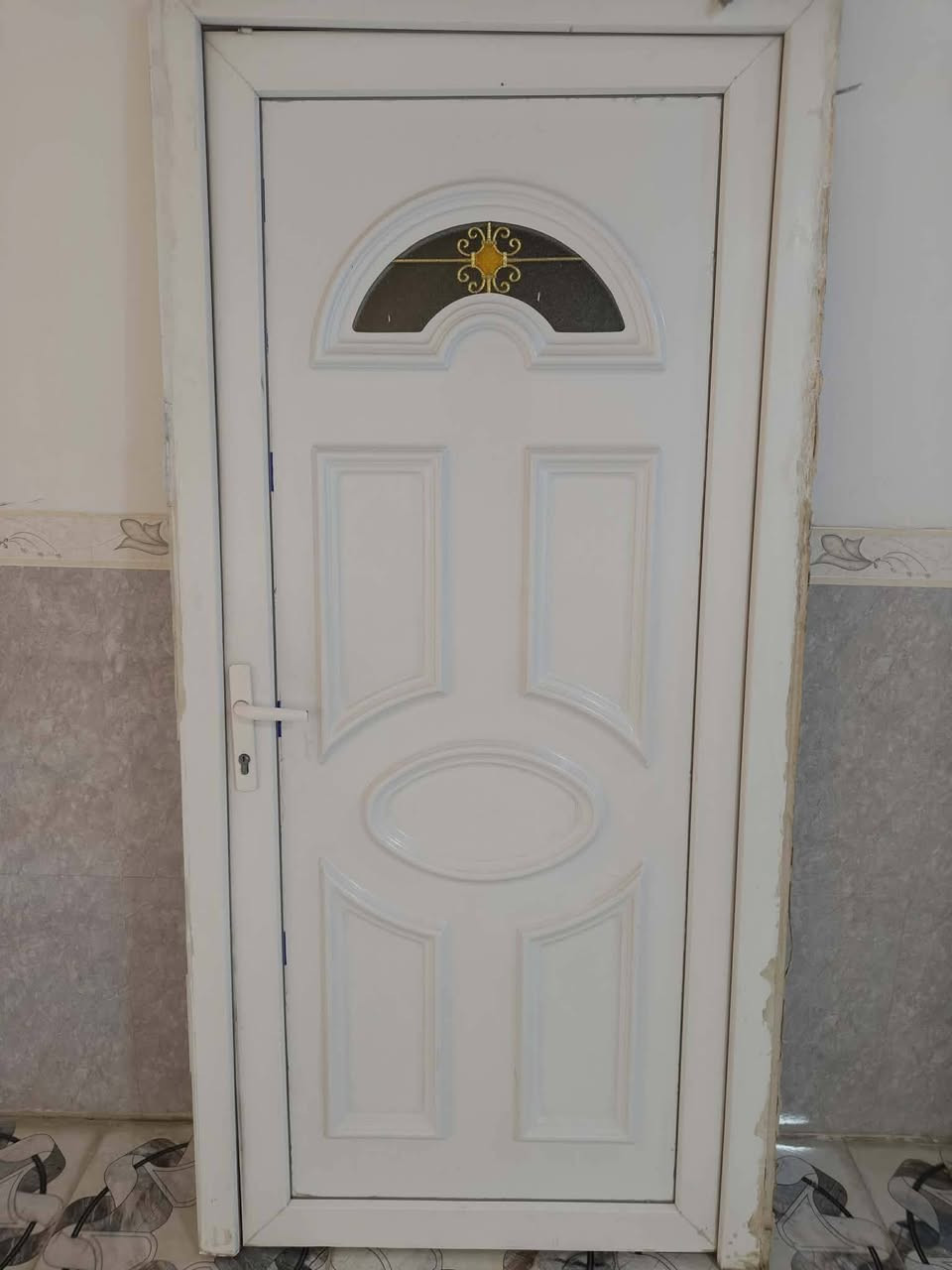 السلام عليكم اربع ابواب للبيع التواصل ***********
