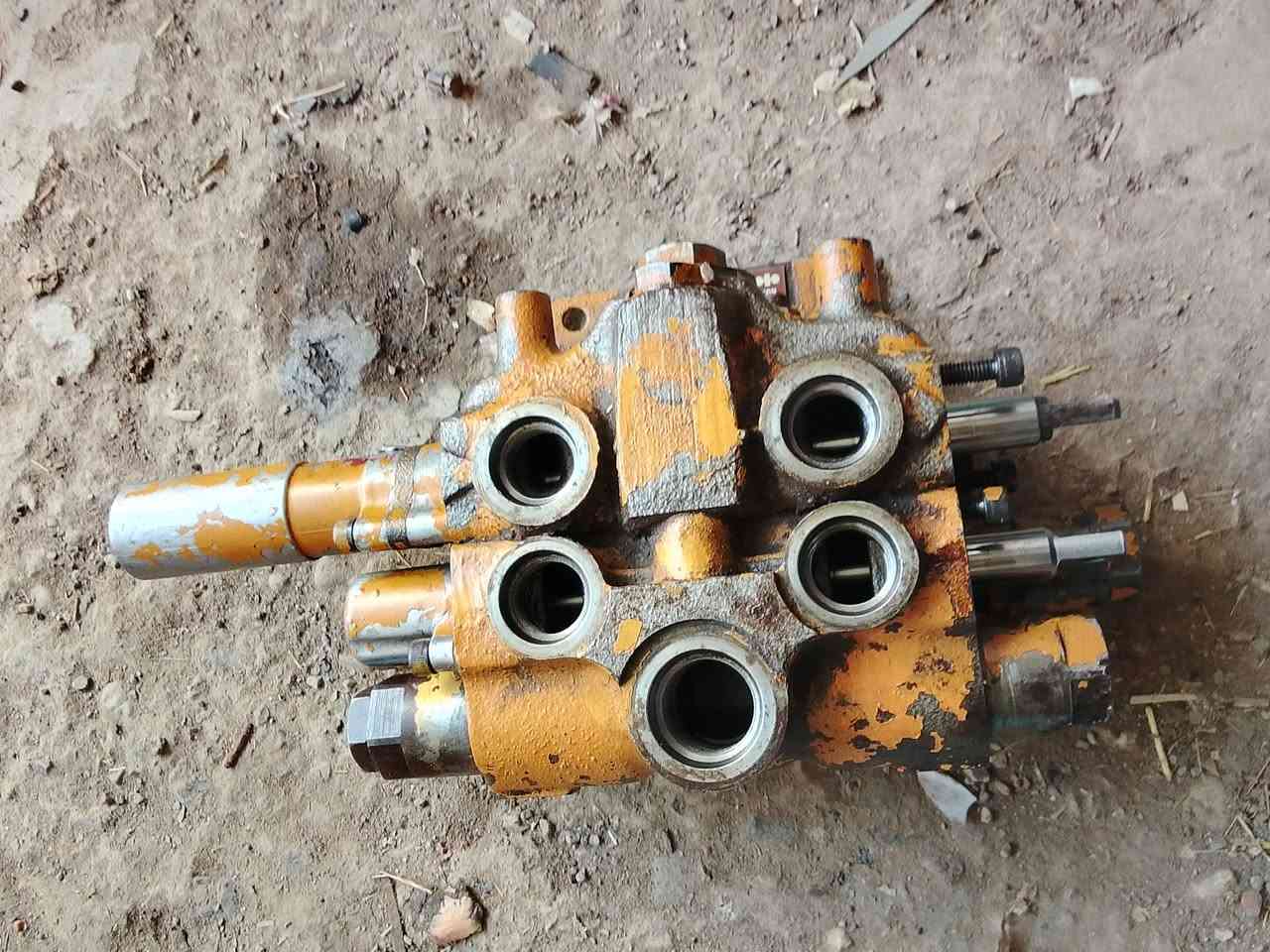 للبيع كنترول مال شفل وأ بمات 3عدد مكان ديالي شهربان ***********
