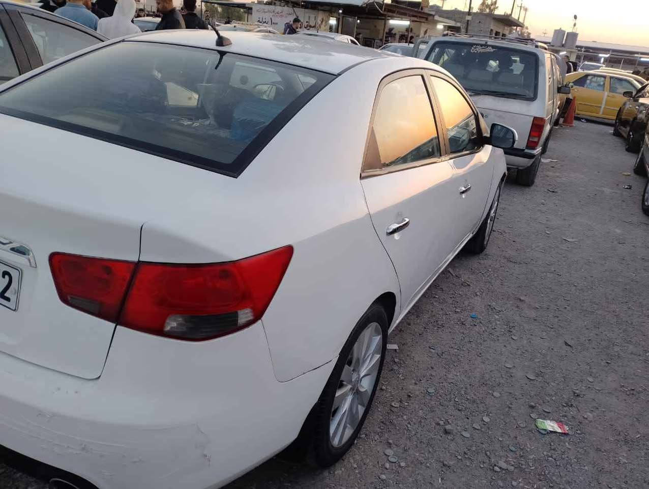 سلام عليكم 
سيراتوا موديل2011 صبغ حزام بدون دواخل 6 كير 
مابيها اي نقص سيارة جاهزة وبيها بطاقة بانزين مكاني كركوك حي العسكري 
سعرها 88 بيها مجال للطيبين
*********** اتصال او واتساب كركوك, العراق
