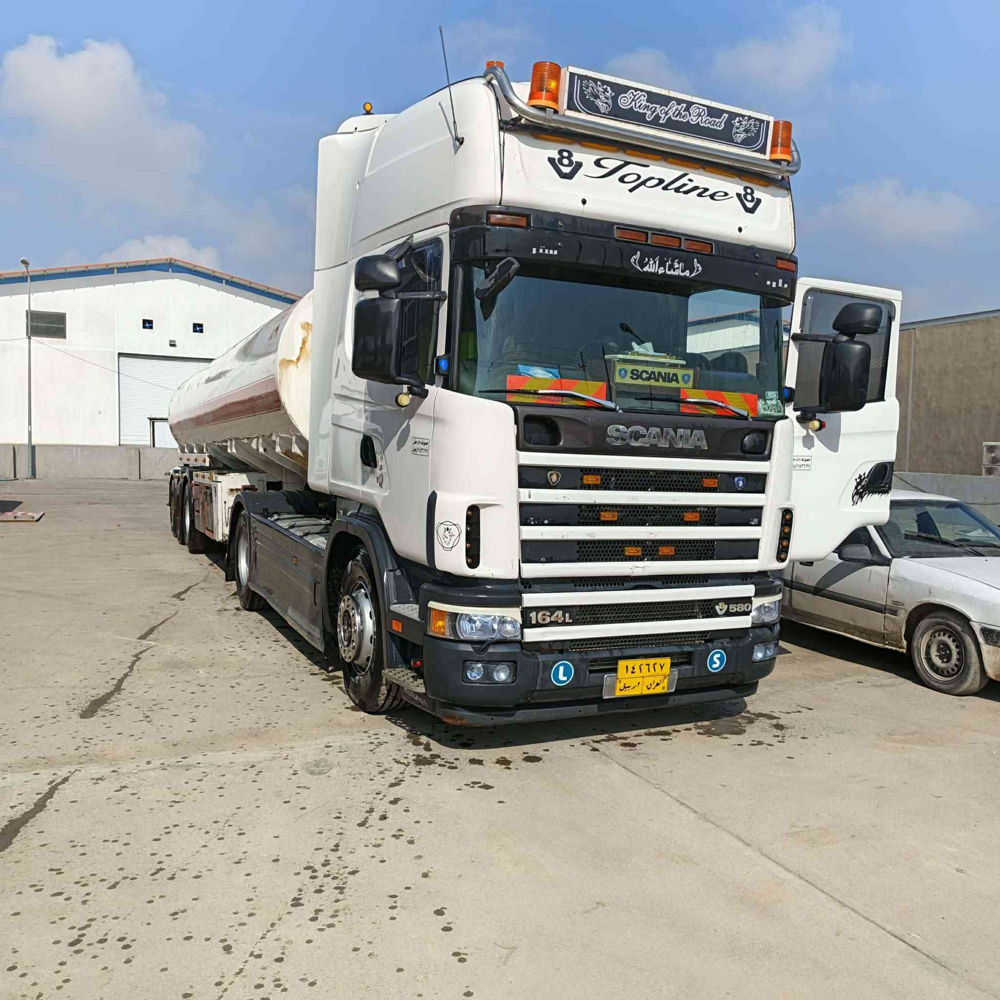 سلام علیکم سکانیاصهریج البیع مۆدیل2004موصفات تەبریت رتایدرهاف موبریدە گێرمەکینە گێر3_3 اکسل شەرت تایەرات جدید مەکینە580V8ت تۆناج صاقط تانکی نهرۆ سیارە جاهیص سیارە مکفولە کولە شەرت رەقم سعر270 موبایل***********
