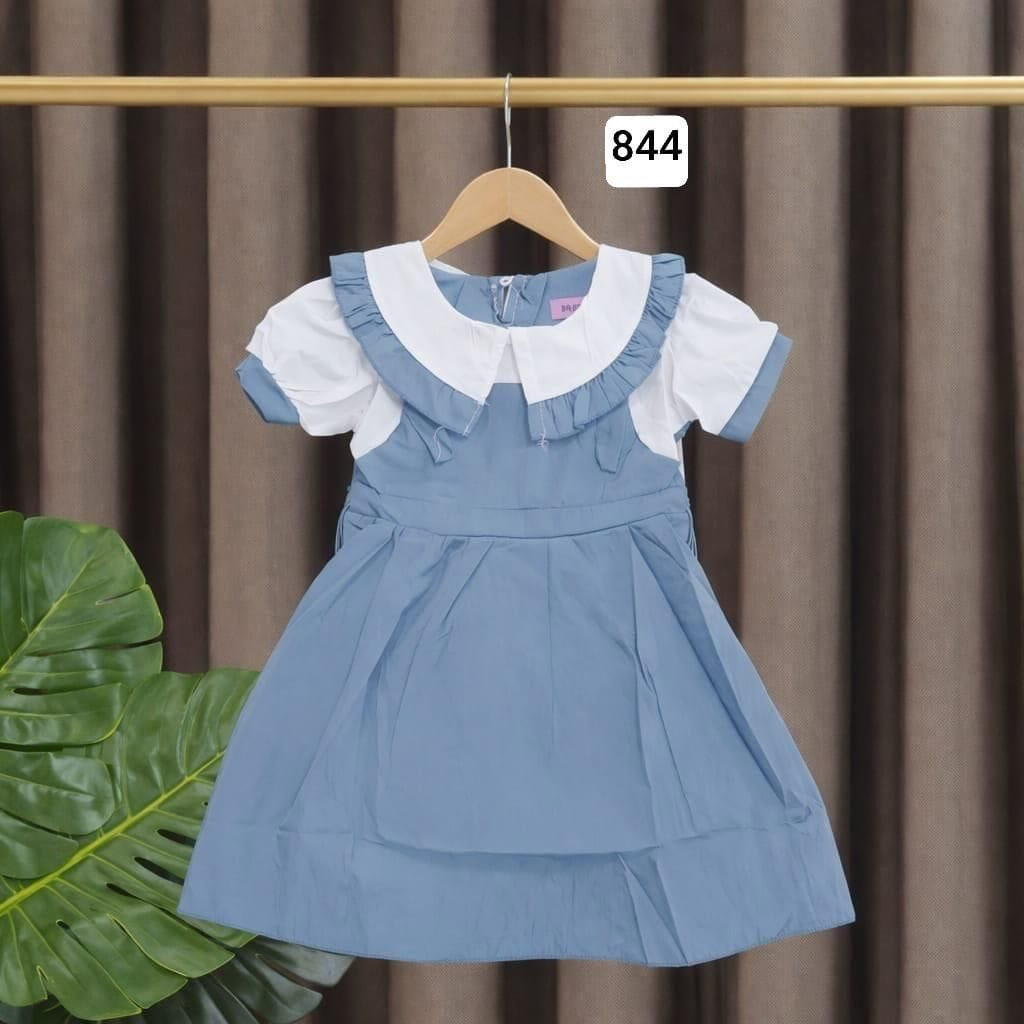 ✨🌸 فستان بناتي كيوت يجنن
👗 تصميم ناعم ولمسة بنوتية راقية
🤍 قماش مريح وخفيف مناسب للصيف
🎀 يليق بالمناسبات والطلعات
📏 قياسات متعددة
📍 حصرياً لدى أزياء سيد جعفر الزاملي


**إذا كنت صاحب هذا الإعلان وتريد حذفه لأي سبب، رجاءا أرسل رسالة إلى الدعم الفني**