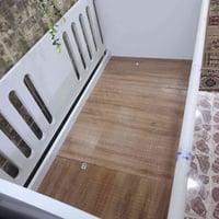 سرير اطفال • نظيف • للبيع