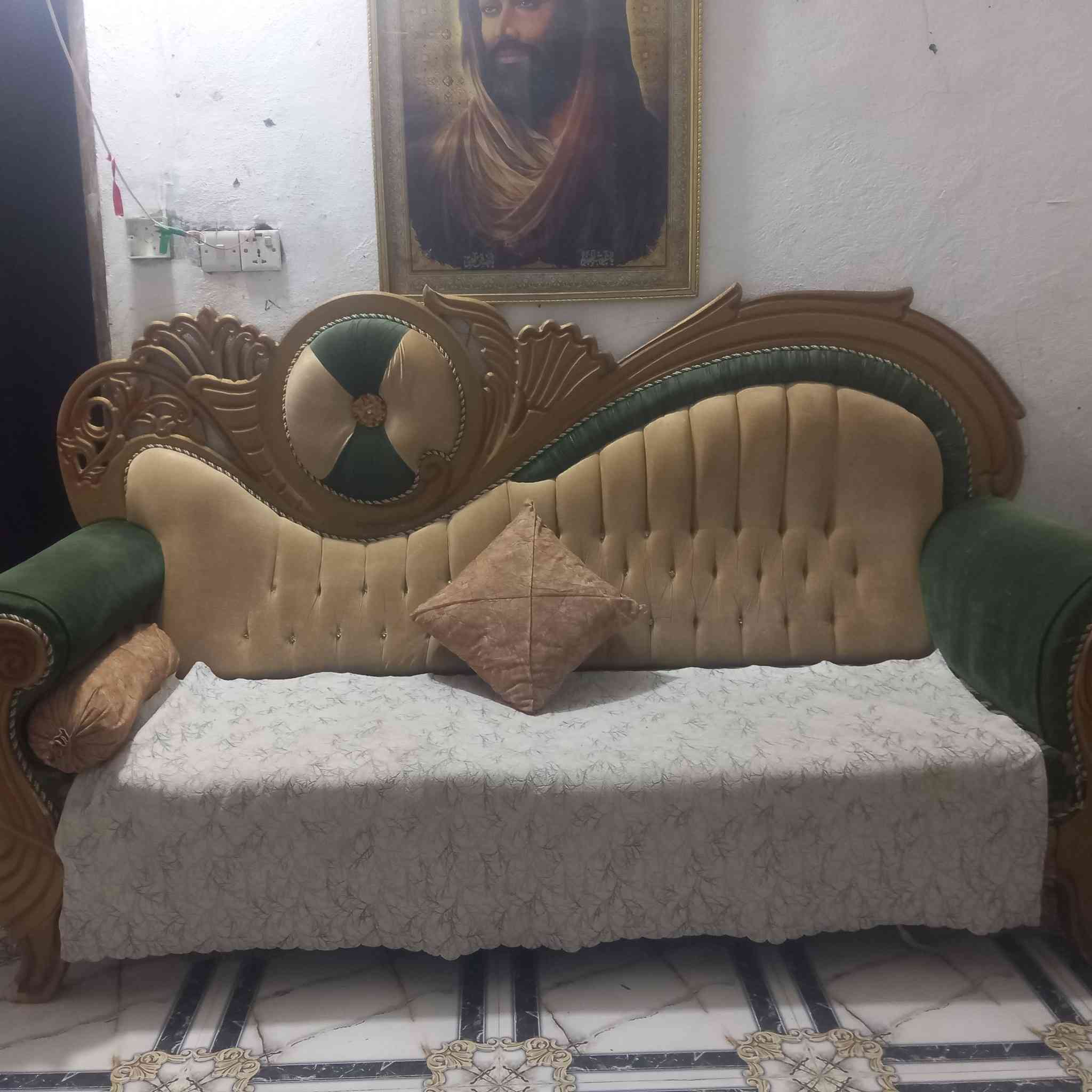 تخم للبيع ٣ قنفات للبيع اتصال ***********
