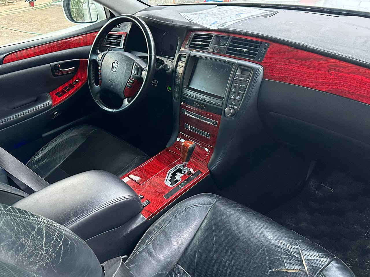 السلام عليكم ورحمة الله،  
من رخصة الادمن المحترم.. 
شاهينه 2007  (تسجيل جديد.  مزاد)  رقم بصره ـ الانكليزي 
كفاله عامه.  
شاصي 84.
تحويل ثاني يوم. 
مكاني البصره.(***********)
السعر.   168 بيه مجال بسيط
