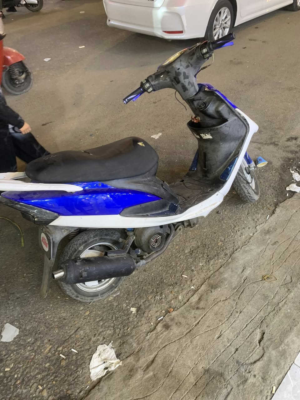 ماكس عدله مفتوحة موجوده اغراضه البلادي كفر ابيض والصفحه مال كلج والكلجات البلادي  سعر 400          
***********
يدات بريك رياضي koso 
يدات بانزين رياضي 
صدر امامي رياضي 
قطره دهن رياضي 
سلف رياضي 55
