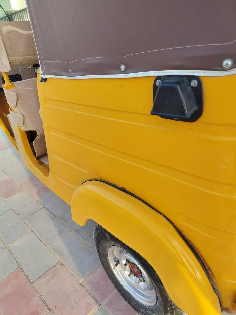 سلام عليكم تكتك موديل 19رقم سنويه ولوحات تحويل شوكت ميعجبك تكتك ربع مذب عليه جاهزه مكينه بيهه مال 20 بيهه طخات بل لغد ومعمرات ومصبوغات هنا ولدوس فقط ولباقي كفاله سعر 5و800وبيهه مجال عنوان كربلاء حي العامل ***********
