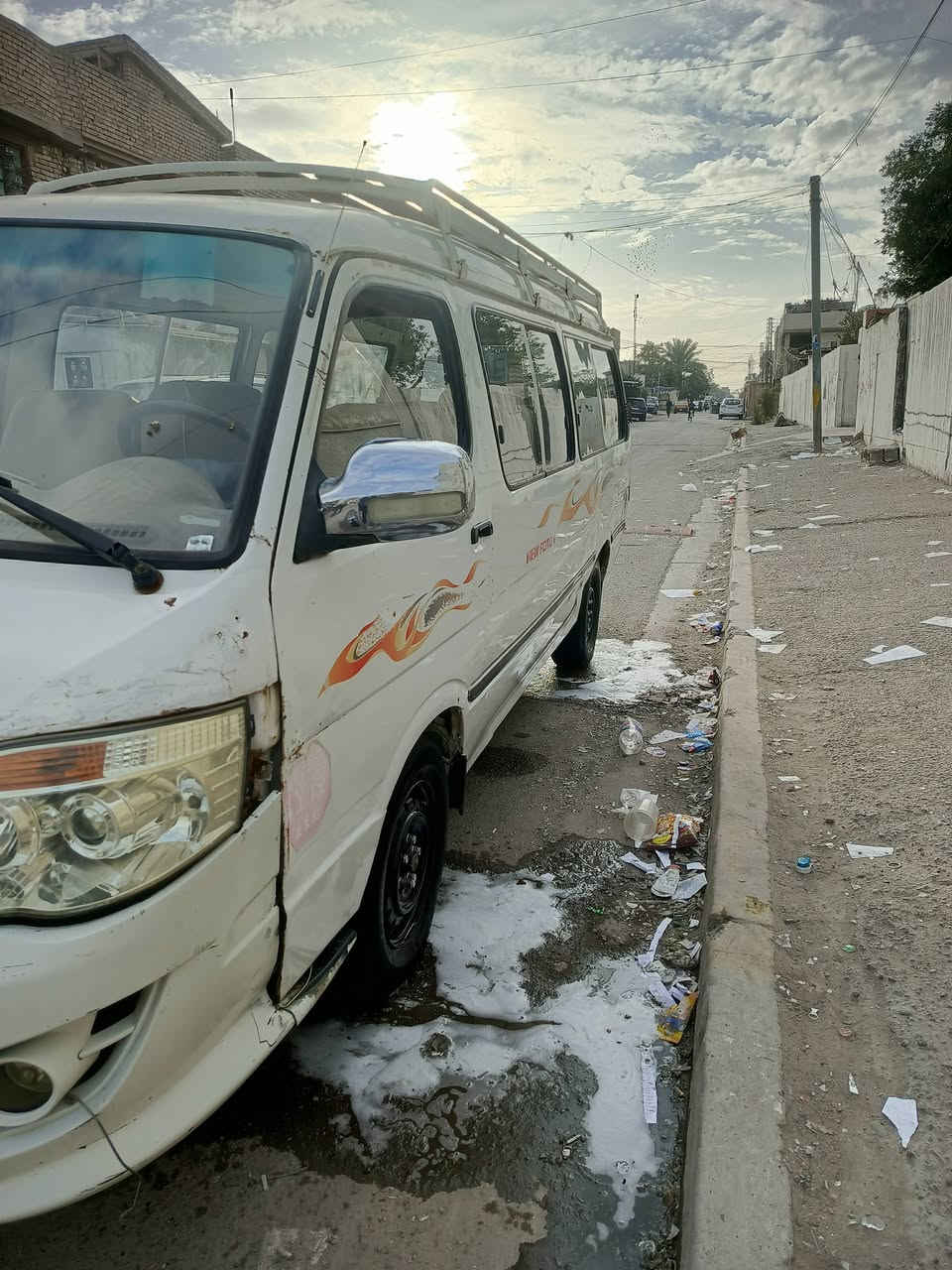 سلام عليكم كيه فتون موديل 14موصليه موصليه سياره كير مكينه خير من الله اكسل جديد اكلج جديد بس داخله تعباني يعني رادله دوشمه أو دشبول  سياره مابيه سنويه ورقه تفاصيل 
سعر 32او بيه مجال ***********
