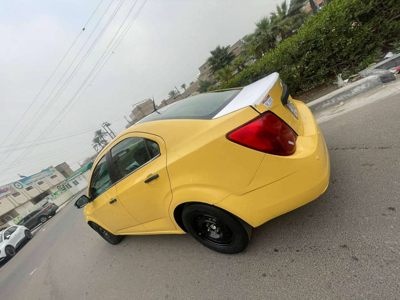 السلام عليكم للبيع شوفرليت سونك ٢٠١٣ رقم بغداد كير اوتماتيك ٦ نمر وارد أمريكي حادثها جاملغ ايمن والباب وبل عراق خشم البنيد فقط مصلح نفسه  كير محرك خير من الله مكينتها مامفتوحه شرط السونار تخم تاير جديد صدر خلفي امامي جديد مدوشم ارضيه وتنتنه تحكم ستيرن شاشه جبيره بلاديه صندوك بصمه سنتر لوك السياره جاهزه من كل شي حتى السيرفس طافي اي عطل مابيها السعر ٦٨ وبي مجال بسيط مكاني بغداد وهذا رقمي***********
