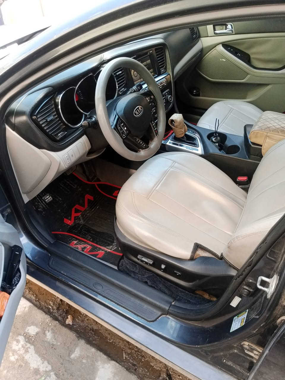 سلام عليكم اوبتيما 2011.وارد امريكي حادثهه جمالغ وعاميه ليبل واحد مكفوله من لكص وتبديل فول مواصفات  بيهه جراد البنيد وجنطه وبيهه رشات صبغ العنوان بغداد الغزاليه السعر / 105 / الرقم.***********/ ***********
