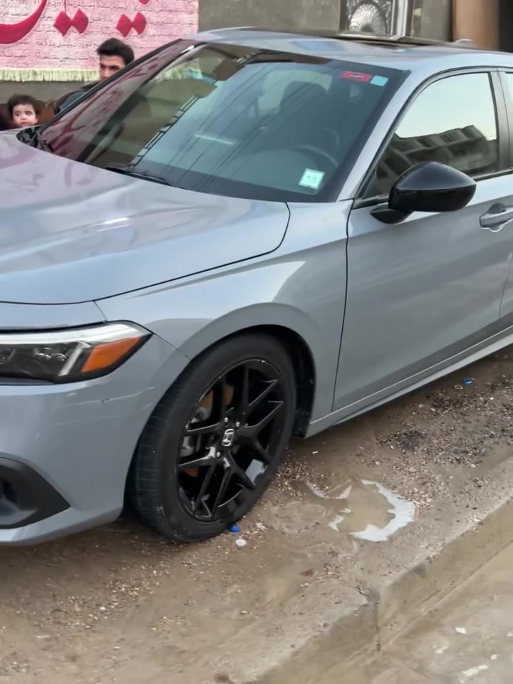 سلام عليكم هوندا سفك موديل ٢٠٢٥ هايبرد سبورت للبيع ب١٦٠ وبيه مجال للشراي إذا غاليه عليك اعبر المنشور ترهم مراوس هم معه الفرق ماشيه ٣٧ الف كيلو ***********
