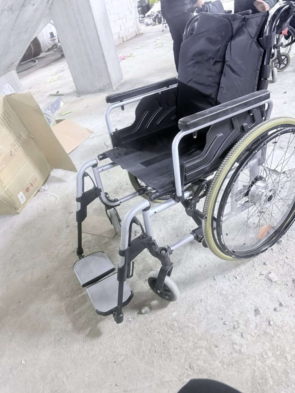 کوردی /العربیة 
عەرەبانی ئەلمانی کارپێکراو بۆ فرۆشتن 

ـ حەجمى44 ستيم
بۆ زانیاری زیاتر نامە بنێرن 

ــــــــــــــــــــــــــــــــــــ
عربانة  المانيا مستعمل للبیع 

 ـ حجم  44ستيم    

لمزید من المعلومات یرجی مرسلتنا علی الخاص

***********
