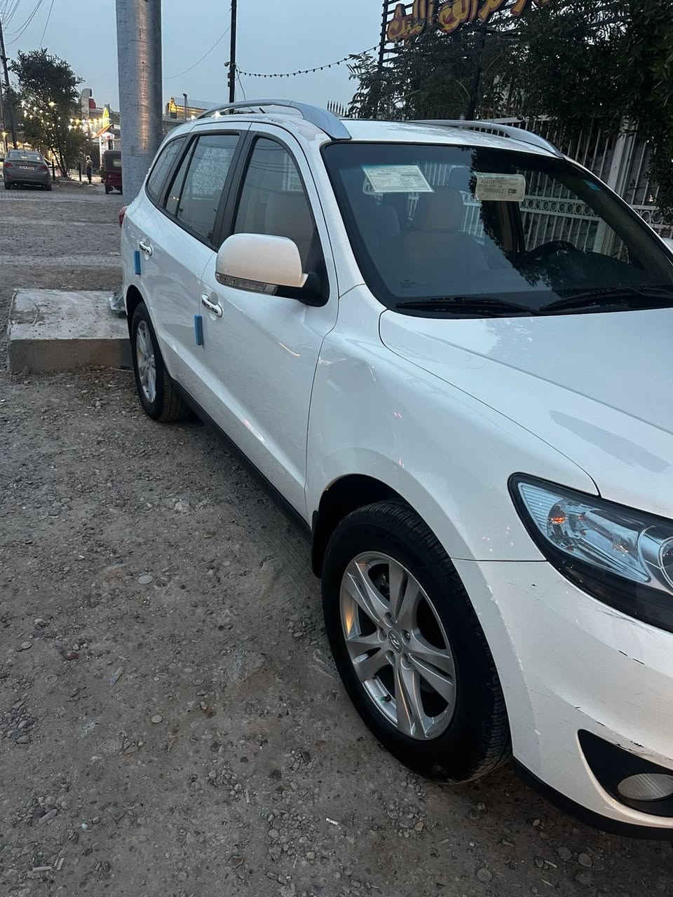 سلام عليكم سياره نوع سنتافي موديل 2011خليجي فول سياره جديده مال جناي  مواصفات بصمه فتحه شاشه كامره حساسات تحكم ستيرن جهتين خمسه ويل كب شاير مري تحكم مري مري شفط كشنات كهرباي جلد مكفوله من ضربه او تبدي او صبغ كفاله كير مكينه حداديه تخم تاير تبريد عنوان بغداد
سعر 165
***********
