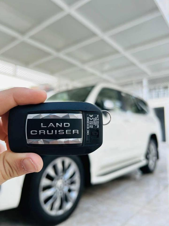 ئۆتۆمبێل: تويويتا لاندكروزر

مۆدێل 2023
شريكة جيهان ضمان

ســــعر $ یەک کۆمێنـت بکە راســـتەوخۆ بــۆ دێـــت🟢‎

3 رويشتيه
فووول مواصفات 

ژمارەی خاوەن سەیارە:👇
***********
***********
