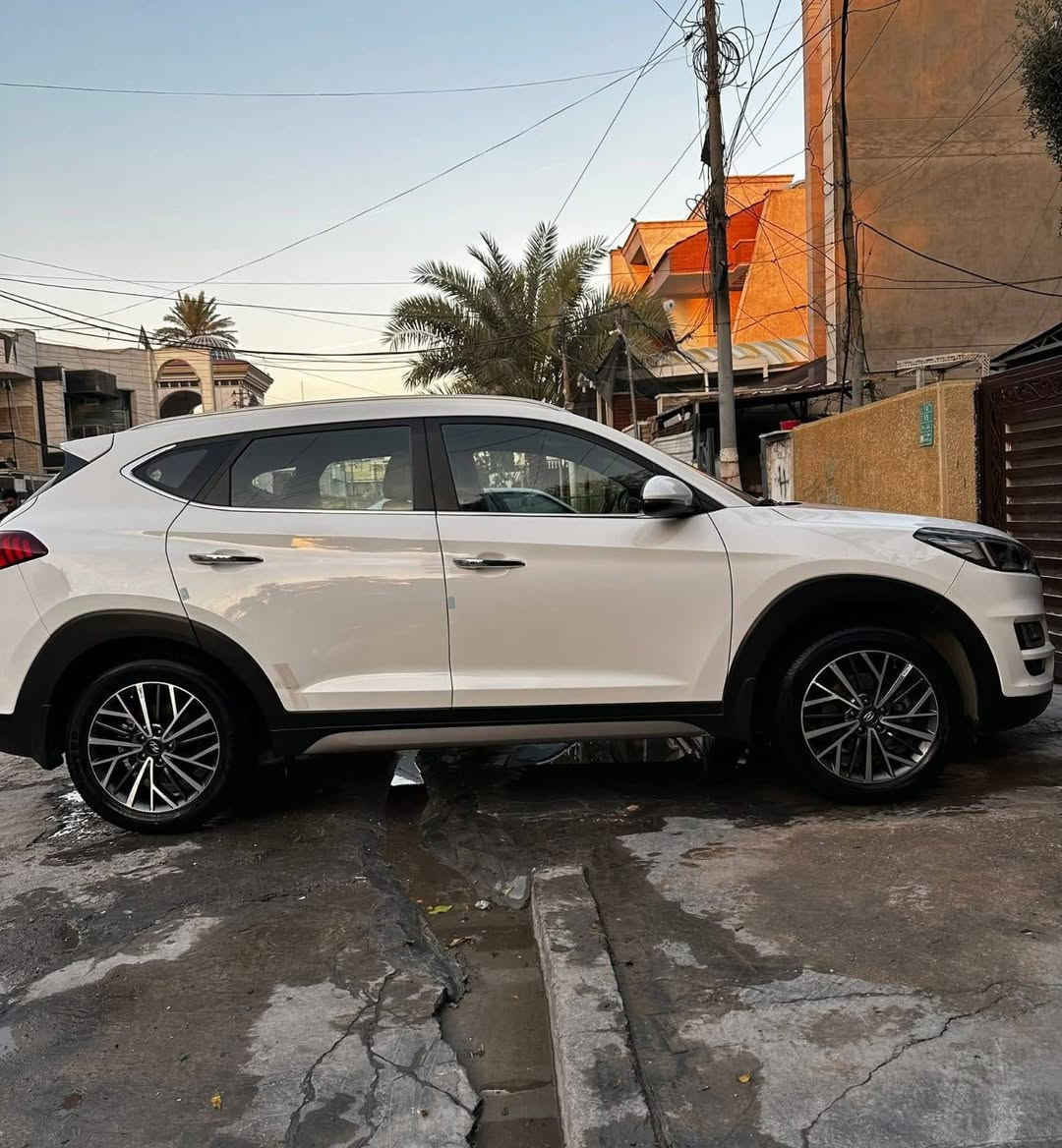 السلام عليكم
توسان 2021 للبيع
وارد خليجي 
رقم بغداد الدولي الجديد
ماشيه 60 ألف
مكفوله من الصبغ والتبديل 

المواصفات:-
✅محرك2000 دوش
✅حساسات أماميه وخلفية
✅أريل نفكيشن
✅شاشه Apple car play
✅2 مقاعد كهرباء
✅بصمه تشغيل+أبواب
✅خمس عدسات
✅لد نهاري-حاجب نهاري
✅كشنات جلد
✅مري شفط واشاير بلمري
✅تبريد قطعتين
✅يدات نيكل
✅3 وضعيات قياده
✅شاحن وايرليس

السعر (218)ورقة 
يعني دفترين و18ورقة
مكان السياره:بغداد-الزعفرانية 
للاتصال ***********
