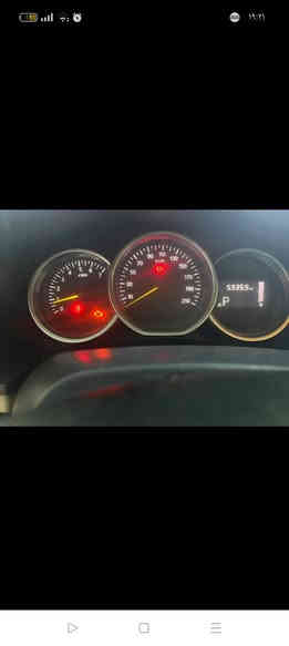 السلام عليكم رينو سيمبول للبيع مكانه بغداد سياره نضيفه مال بيت بسمي نقصه غاز تبريد فقط وبيها هاي الرصعه موضح بالصور سياره كامله كهربائيات كير مكينه مكفول سعره ٨٠ وبيها مجال وبيها مجال ***********
