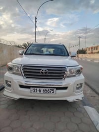 لاندكروزر بريميه • ٢٠١٤ • ٢٦٥ ألف كم