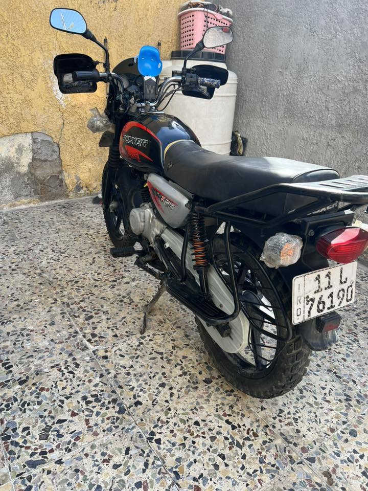 سلام عليكم بوكسر موديل 21مجفته تجفيت شركه دراجه حلوه رقم بغداد لوحات انكليزي تحويل ثاني يوم مكاني بغداد حي النصر ***********
