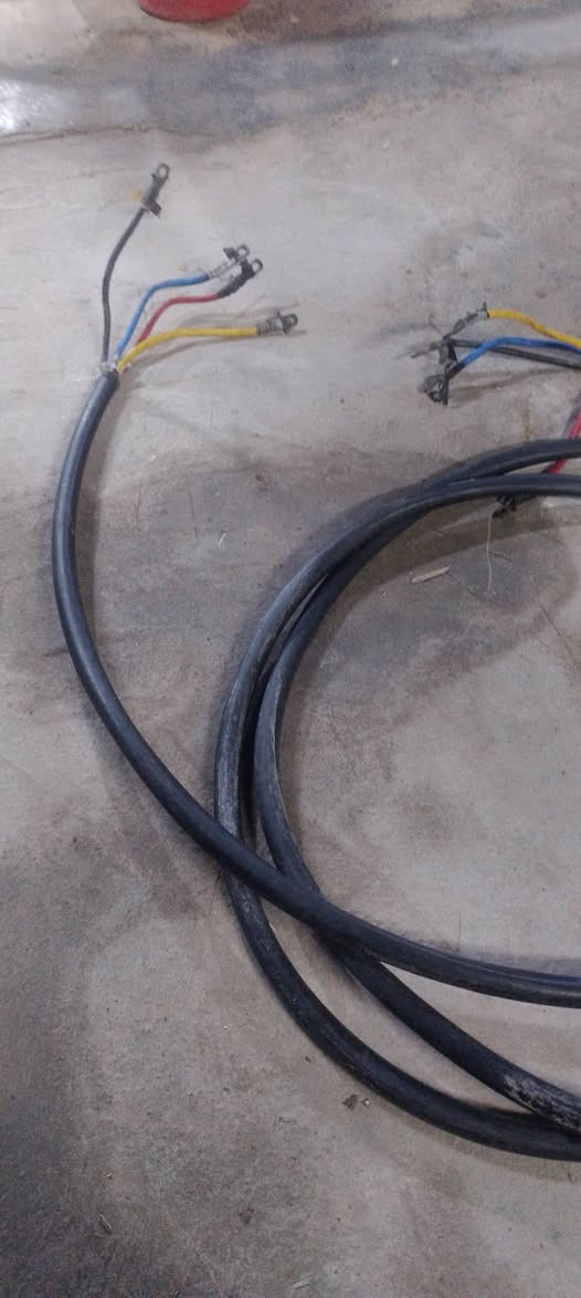 كيبل ١٠متر ابو ال ٧٠  السعر ٣٥٠ الف للاستفسار الاتصال بالرقم*********** واتساب*********** عنوان ديالى بلدروز
