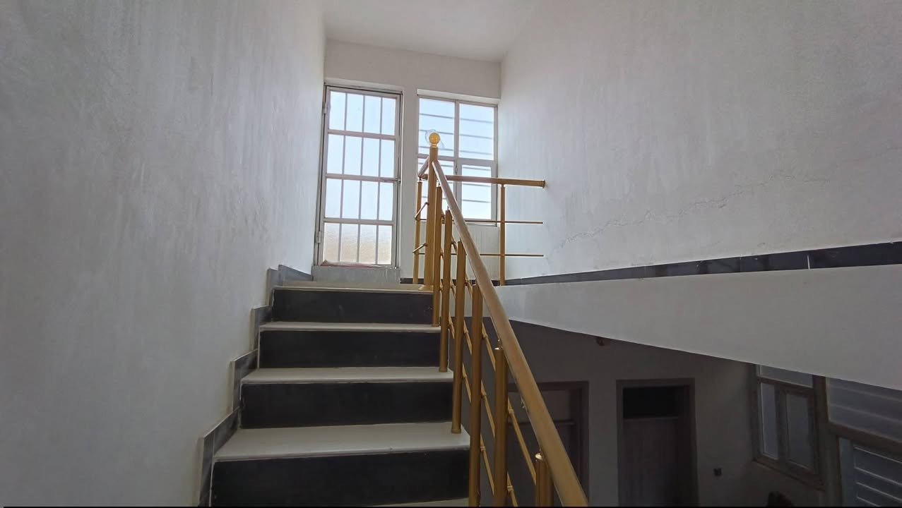 🏡 دار سكن للبيع – سند 25
طابو زراعي

📍 موقع قريب ومميز
طريق السنية السياحي
مجمع توحيد العفلوكي – بعد السيطرة

📐 المساحة: 178 م²

🔹 التفاصيل:
غرفتان • صالة • استقبال • مطبخ
مناور (2) • طارمة • حديقة
صحيات داخلية وخارجية

⚡ تتوفر جميع الخدمات
(ماء • كهرباء • تبليط • مولد شارع)

📞 للاستفسار:
مكتب علاء الخالدي للعقار
***********
