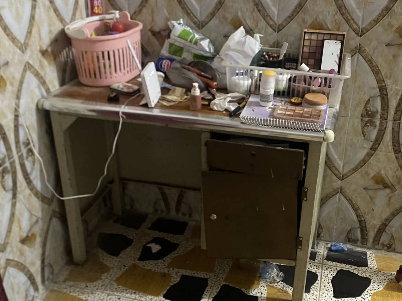 طباخ مستعمل للبيع ١٥٠ وبي مجال
سنك ب١٠
وكاونتر صغير الباب والجرار شوية خربان ب٧٥وبي مجال
التواصل خاص


**إذا كنت صاحب هذا الإعلان وتريد حذفه لأي سبب، رجاءا أرسل رسالة إلى الدعم الفني**