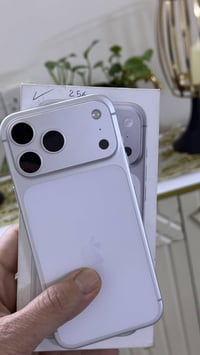 iphone 17 pro max سم كارت نسخة ZA بطاريه 100 دورات الشحن 81 السعر 1200...