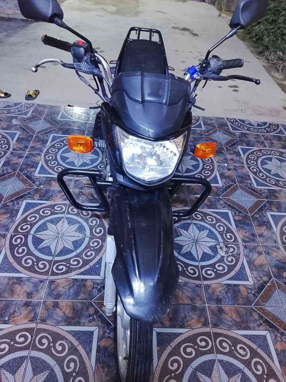 دراجه هاوجي للبيع السعر  900 بيه مجال جديده كهربائيات كله شغاله مكفوله من  كلشي موديل 22 ويا منافيس عنواني الرمادي حي ضباط للاستفسار على رقم  ***********
