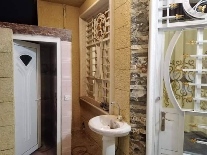 الموقع مربع ٤الاف اول مربع قريب ع سريع حلة بغداد قبل قوس واول فرع من شارع ٣٠. طابق واحد يحتوي على غرفة نوم واحدة ومطبخ وحولي ومناور ثنين خلف و صفح واستقبال وسطحين
الاستفسار ع رقم ***********
