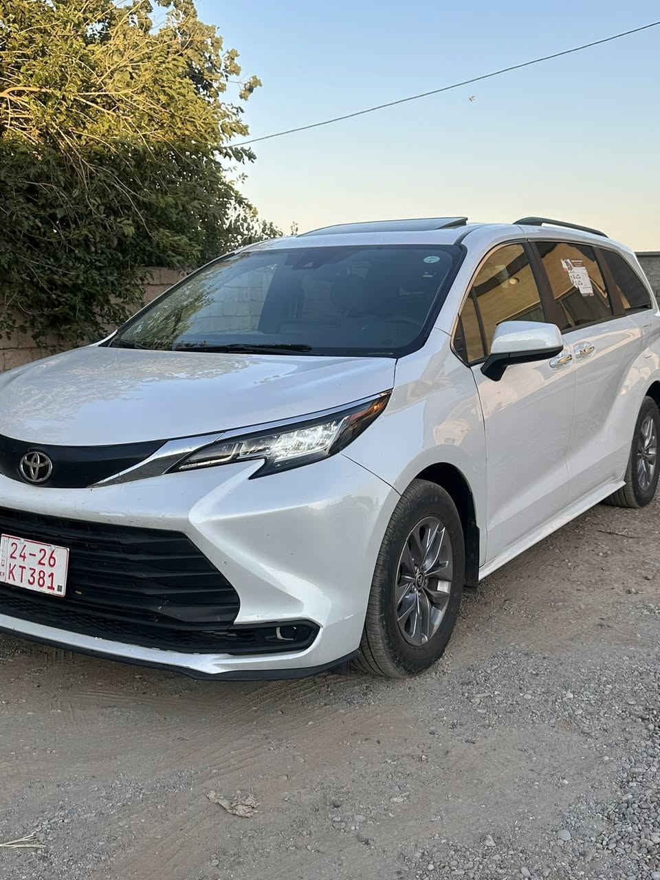 السلام عليكم 
سينا موديل 2025 للبيع مواصفات Xle 
حادث جاملغ امامي يسار وبنيد تبديل بلادي 
بدون شاصي شرط . كاتي تترقم شمالي فقط 
السعر  ( 300 )$  وبيها مجال 
للأتصال / ***********
