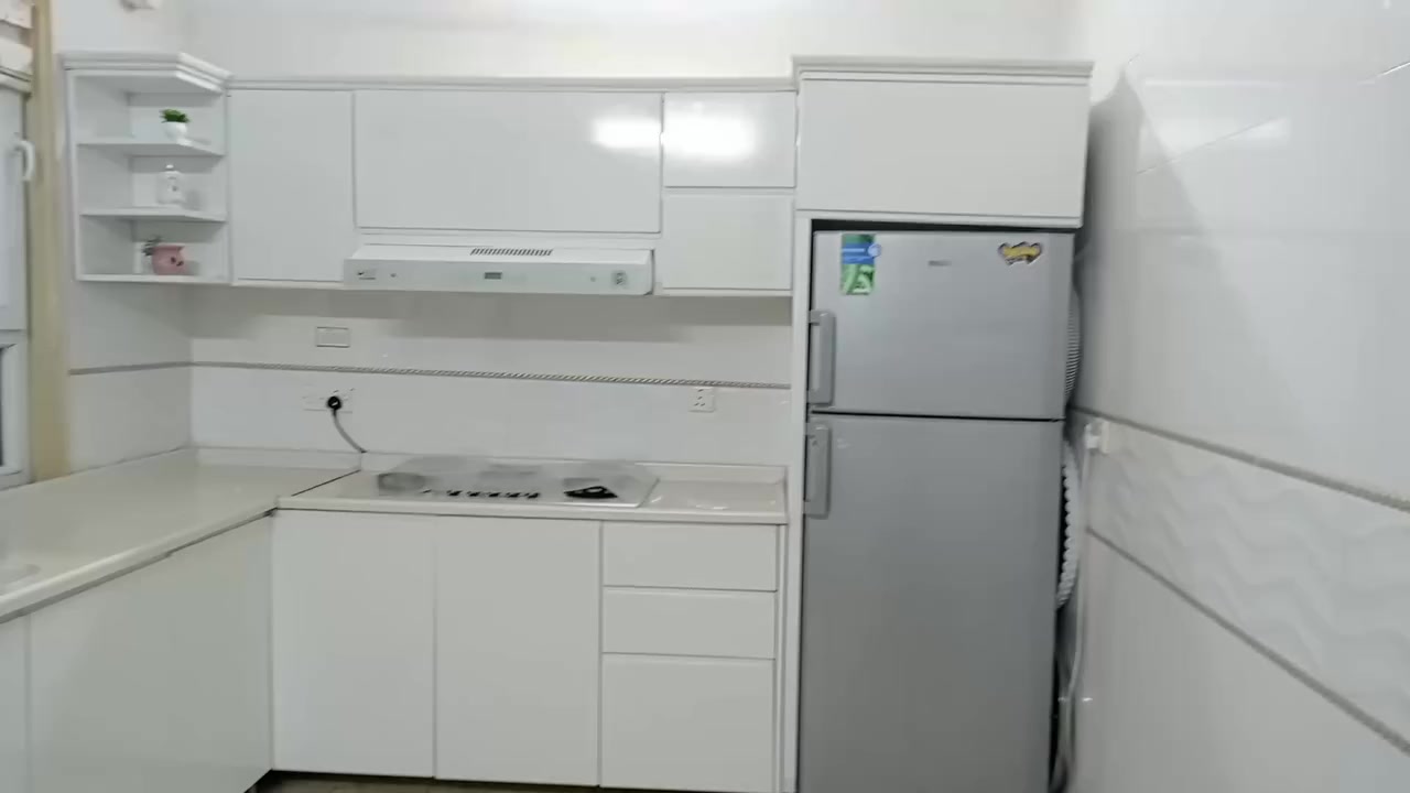 کەوەنتەردەرگای دار ناوی ئەلەمنیێۆم زۆر پاکە.بۆفرۆشتن. نرخی(٦٠٠٠٠٠).ژ.م(***********)
