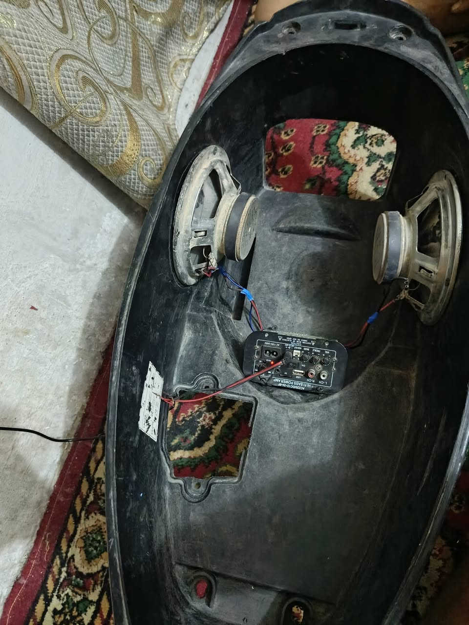 سلام عليكم سستم سماعات وصندوق سكنس كامل جيب وشد سماعات مال تفصيخ سعر 35 مكان بغداد مدينه الصدر ***********
