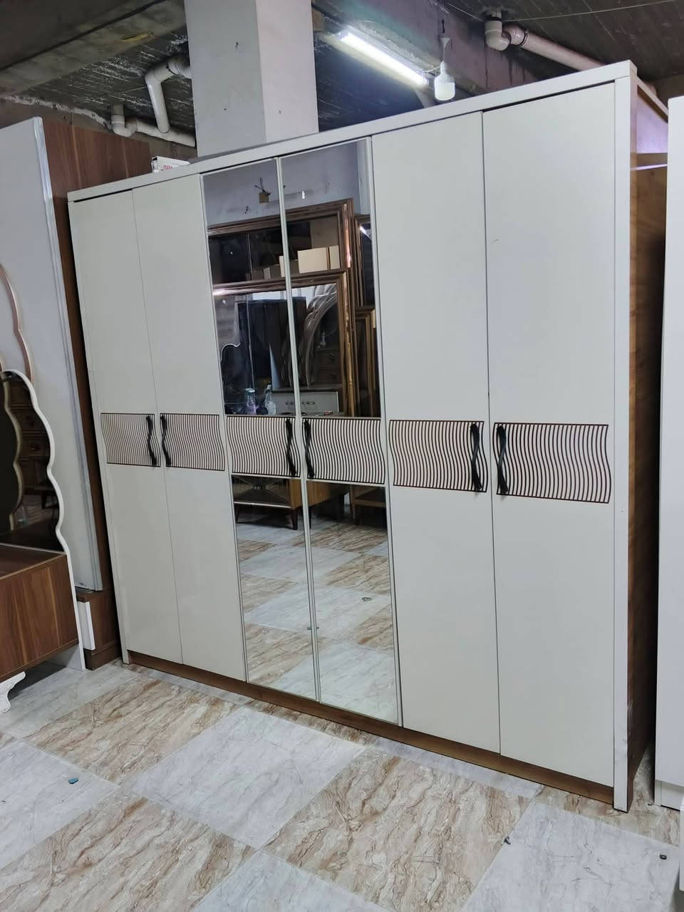 غرفه نوم اخو الجديد ٦ قطع سعر ٣٥٠ شراي تعال خاص عنوان كركوك يوجد كادر شده ونقل تدللون علينه

العنده غراض للبيع راسلوني *********** او اتصال ع رقم
