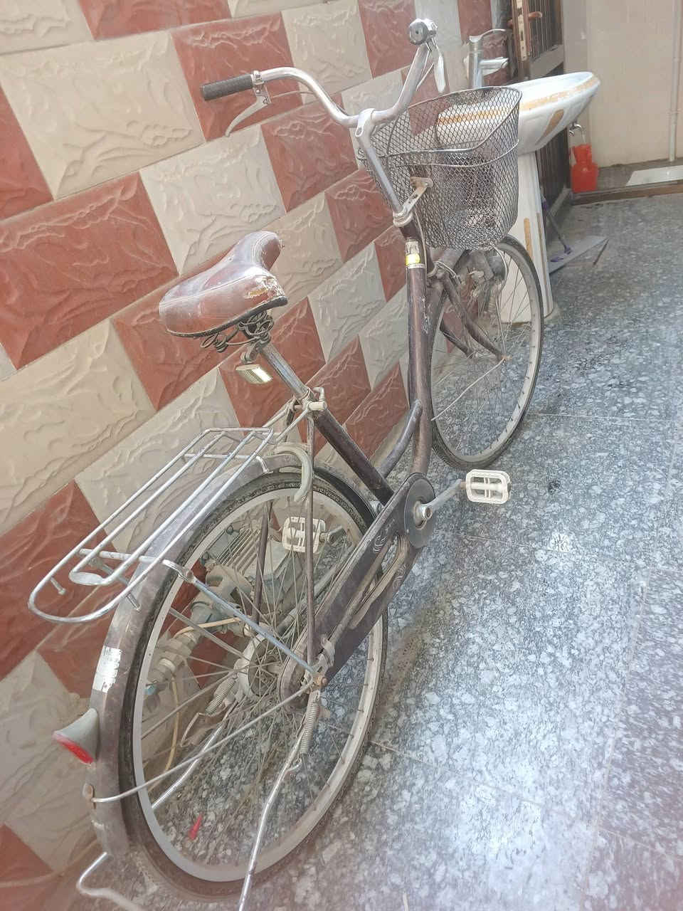 سلام عليكم بايسكل للبيع نظيف كلشي ما بي العنوان بغداد كاظميه شارع النواب


**إذا كنت صاحب هذا الإعلان وتريد حذفه لأي سبب، رجاءا أرسل رسالة إلى الدعم الفني**