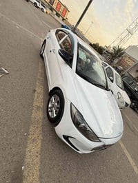 النترا خليجي  موديل 2017سياره نضيفه كلش  فول مواصفات عده الفتحه  تبريد...