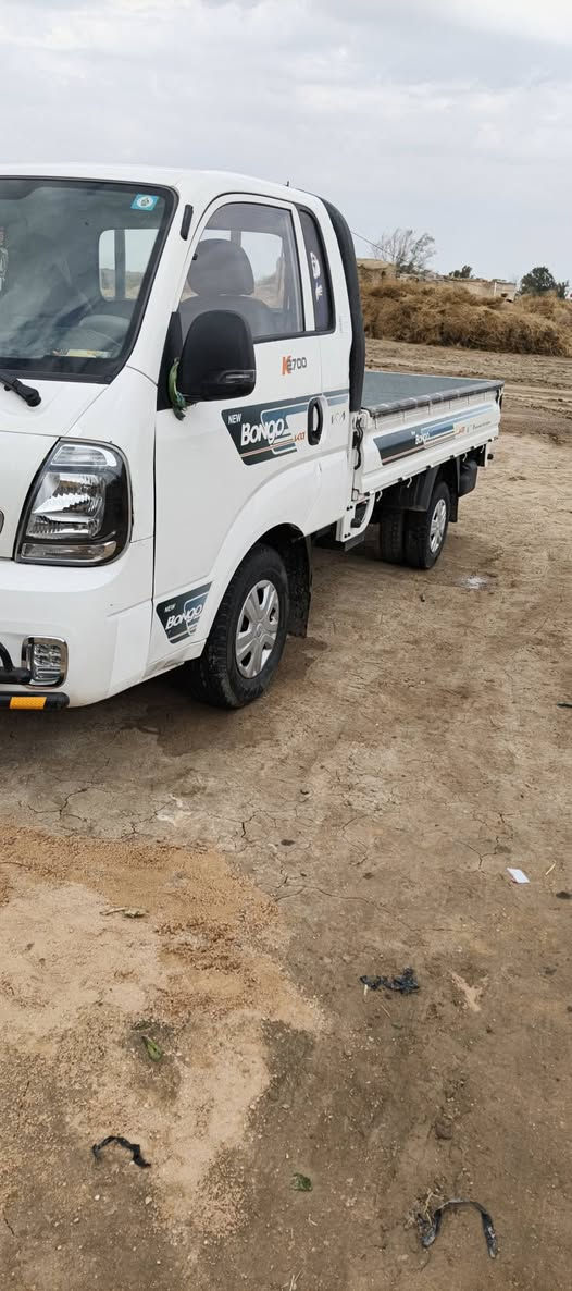 للبيع. كيا.  مديل. 23.  رقم رقم قادسيه  تحويل مباشر. محرك 2700.  وضع الشركه ماشيه فقط 25 الف   مكفوله كفاله من ضربه عد من دحجه  تخم تاير. جديد دواخل. تحكم.    تبريد تدفه.  دواخل جديده.      سياره جاهزه.    السعر. 150 ورقه وبيها مجال مكاني ديوانيه الحمزه شرقي  تواصل تصال رقم ***********
