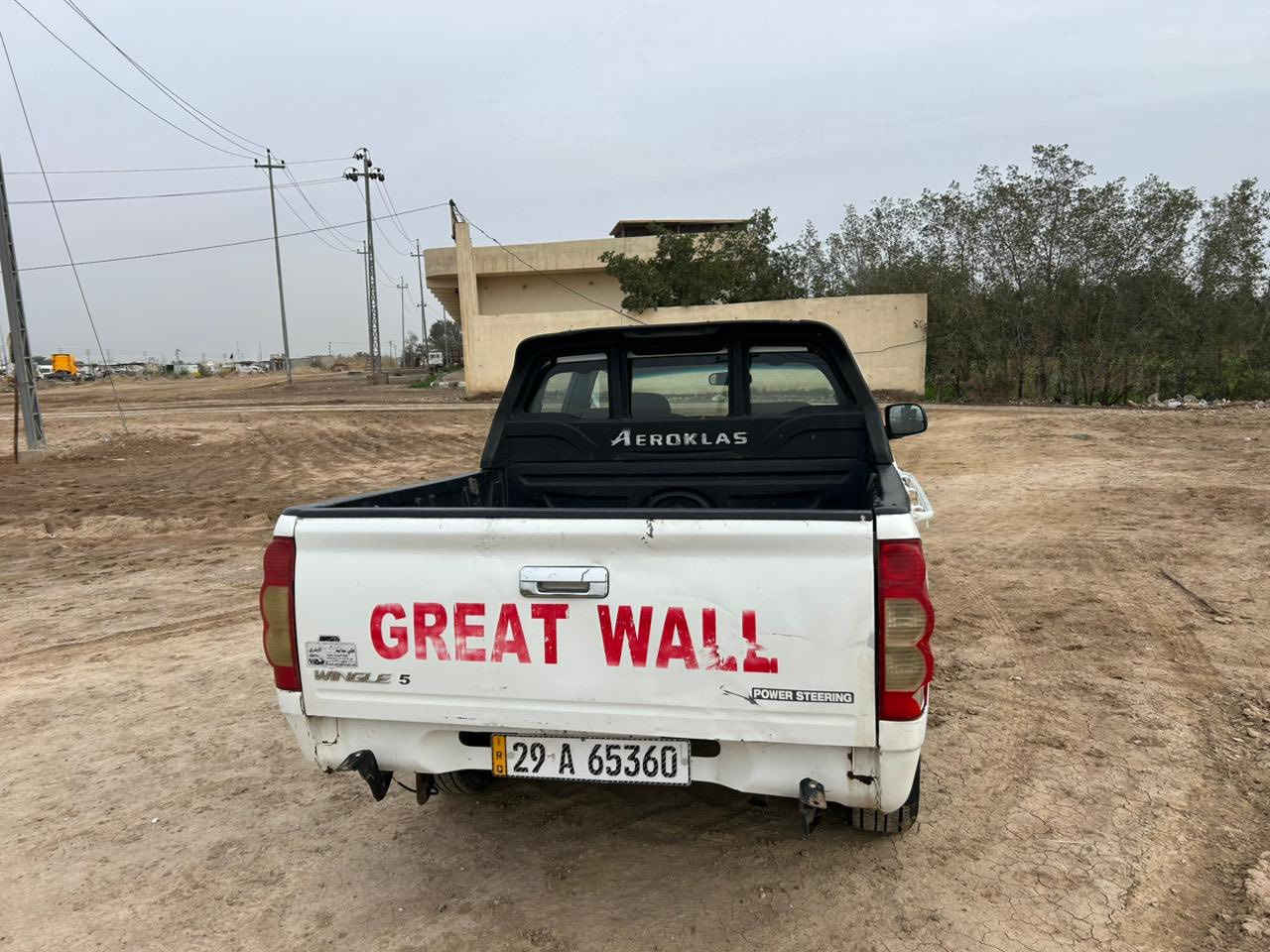 السلام عليكم 
كريت ويل للبيع رقم واسط باسمي تحويل مباشر بيها صبع الجاملغ الخلفي جهة السايق وطخه ب الجهه الثانيه مبينه بلصور تبديل جاملغ وبنيد كهربائيات كله شغاله كير محرك اكسل نضيف السعر المطلوب 85$ للاستفسار الاتصال
***********
