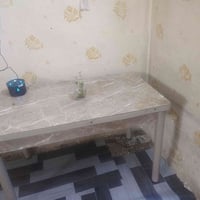 ميز طعام • بدون كرسي • ٦ اشخاص