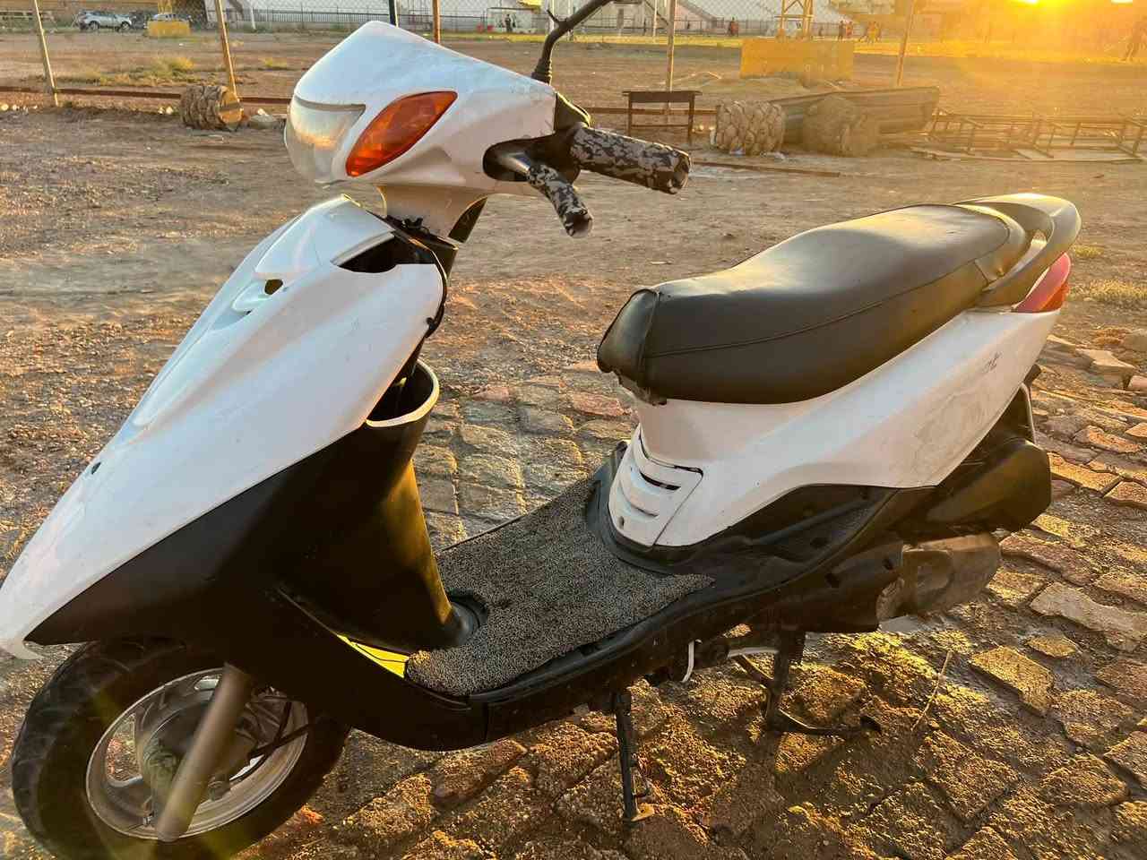 دراجة بريز موديل 2010 نوزل السعر 450 قفل العنوان حي المعلمين للتواصل على هذا الرقم ***********
