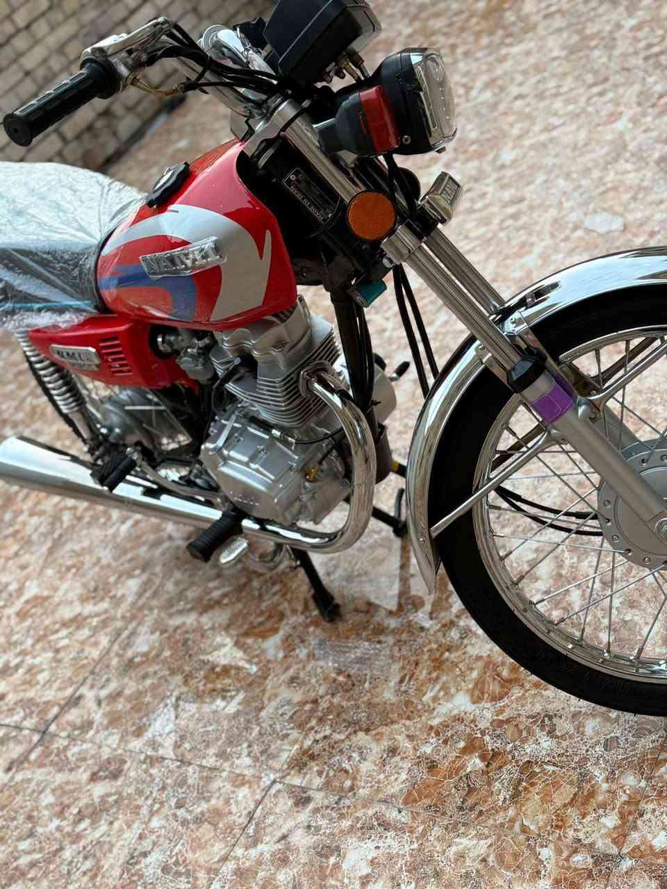 دراجه للبيع كفاله عامه السعر بيها مجال قليل 2027 ***********
