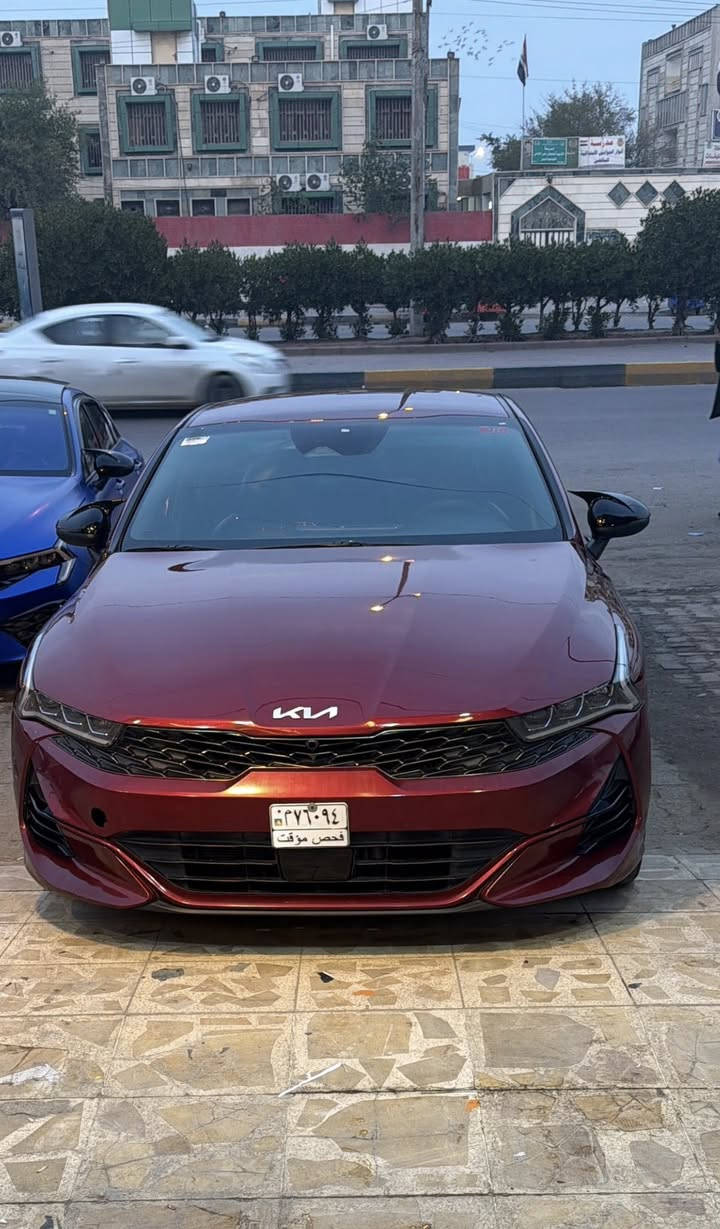 السلام عليكم K5 جيتي موديل 2023 فول ماعدا البانوراما ماشيه 32KM وارد امريكي الضرر موضح بل صور سياره حلوه وجاهزه من كل النواحي تخم تاير جديد مكينه كير حداديه كفاله سياره بدون رقم تترقم جميع المحافضات . 
السعر :145
العنوان : بصره 
رقم الموبايل : ***********
