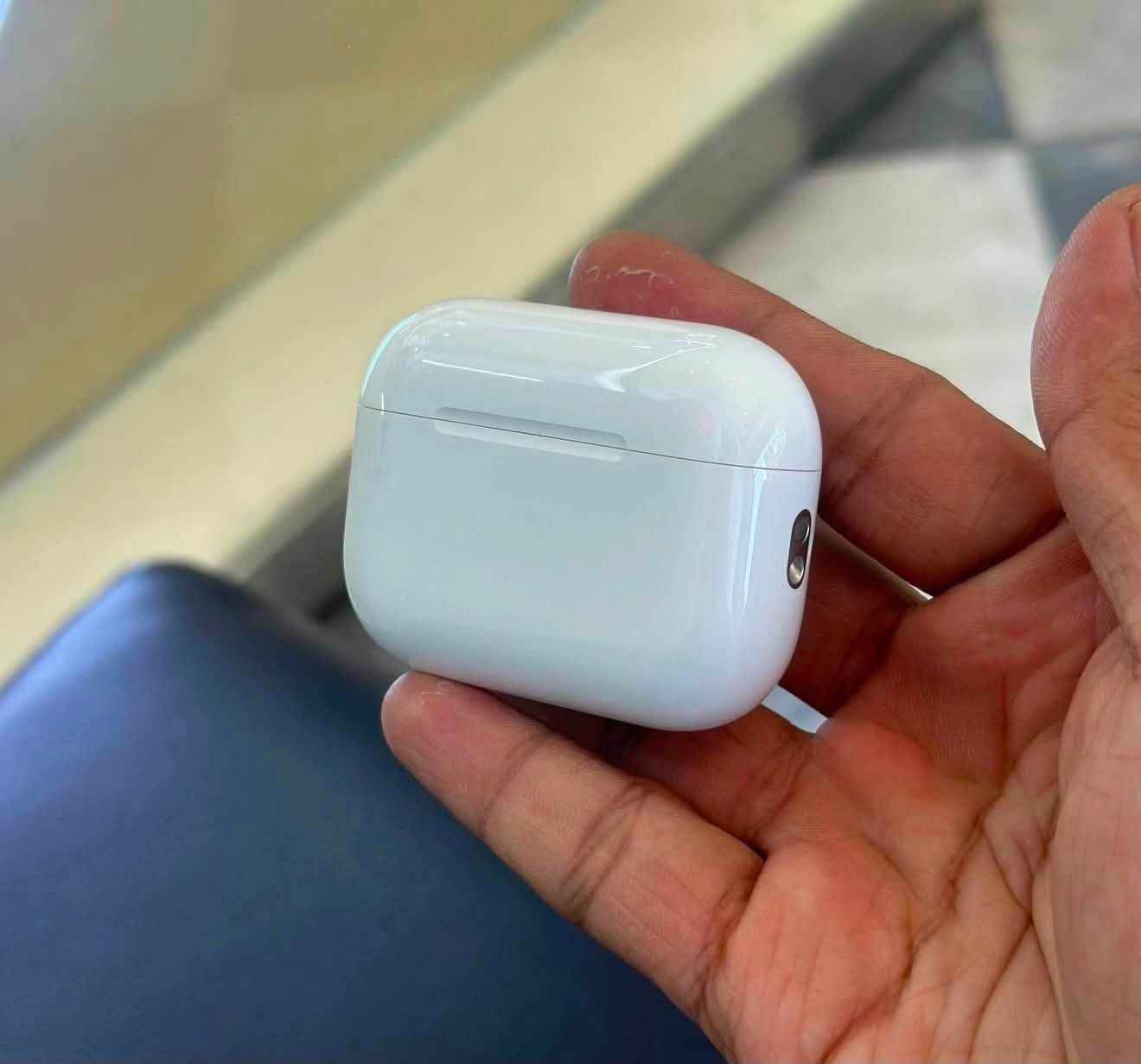 شباب Air pods pro 3 (احدث اصدار )
باله أمريكيه ( اصلية ) مستعمل بس نظافتها 96% 
ممفتوح ولا مصلح بلادي ، #صوت_قوي #عزل رهيب #تدعم خاصية #ترجمة #قياس #نبضات #القلب . وياه حافظة مع كيبل كتان قطني الأصلي هدية ، بيع مستعجل بدون ربح بسبب وصول حاويه جديدة السعر 30 الف #مع_كيبل_كتان_قطني و #حافظة هدية 
للحجز واتساب فقط  ***********
