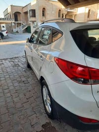 عندي سياره توسان مودل 11 محرك 2400 سياره كلش حلوه باسمي تحويل ثاني يوم...