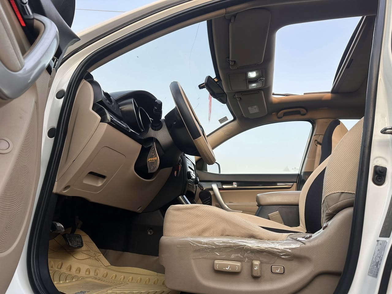 سورنتو مديل ١٠ خليجي
رقم واسط دولي سنويه جديده تحويل مباشر 
السياره فول ٦ سلندر ٧ راكب ٣ قطع تبريد 
شاشه وكامره  السياره جاهزء مكينه كير مكفولات 
تخم تاير جديد. حداديه امامي وخلفي  جديد 
سعر ١٣٨ 
عنوان واسط     السياره مكفوله من الضربه والتبديل بيه باب العبري نص منه صبغ وجاملق امامي بدوان دواخل فقط رش اثر شخوط 
***********
