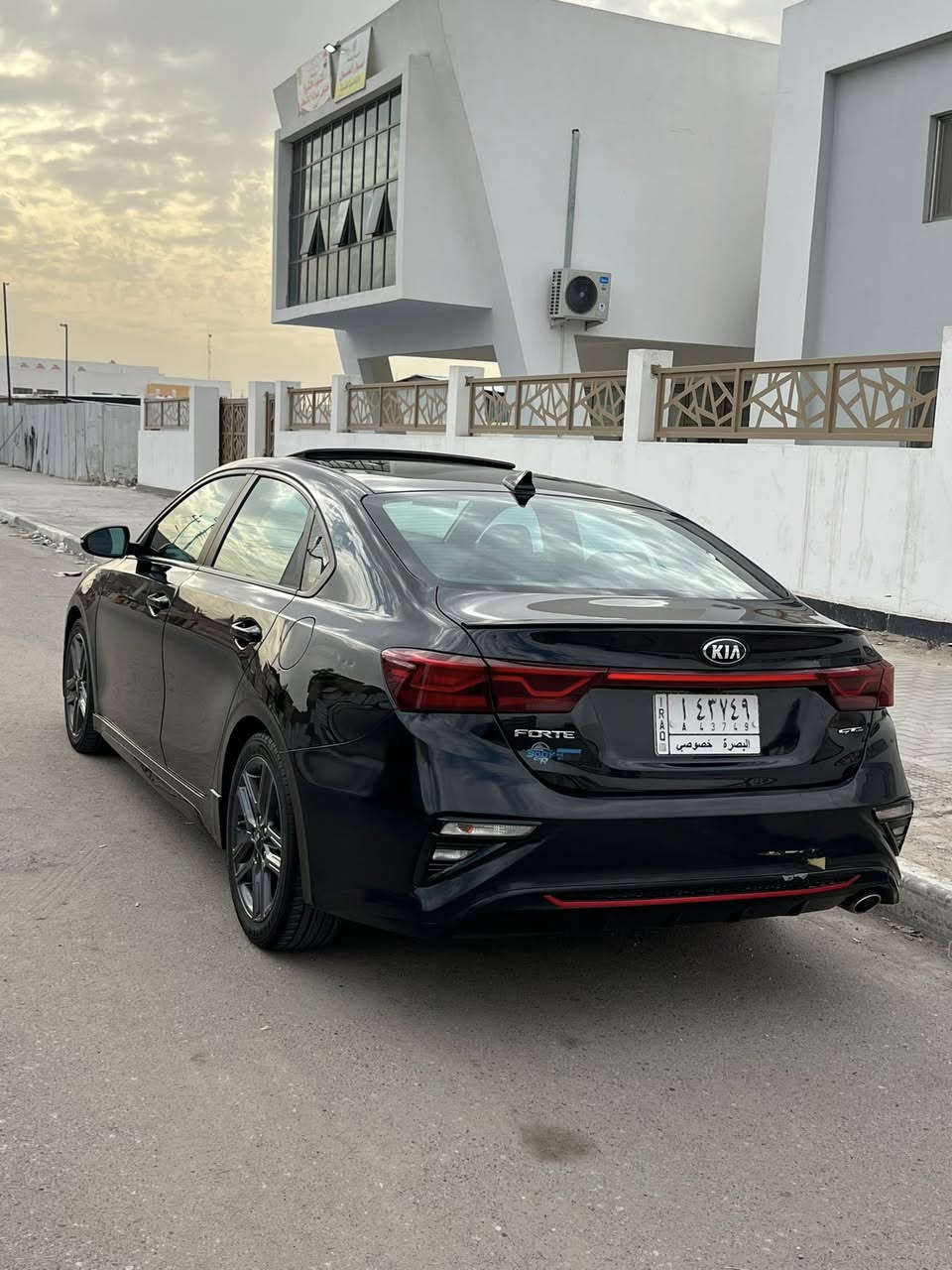 سلام عليكم كيه فورتي جيتي لاين    مكينه لفين دوش مديل 2020سياره تقرير قرق سياره فول مواصفات واحد عله واحد جميع لموصفات بيه وبيه صبق بلباب لسدر وجاملق لخلفي رقم بصره معوقين وكاله شوكت ماعجبك وعد سنه وتصير حره سياره جاهزه وجيده مكان سياره بصره لقبله سعر 123وبيه مجال ***********
